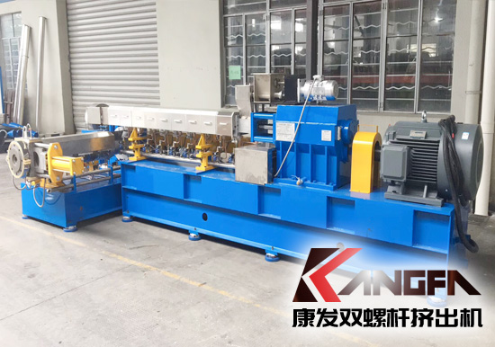 浙江客戶因業務發展需求，車間連續生產超十五年SJSH系列雙螺桿混煉擠出機老設備更換記！