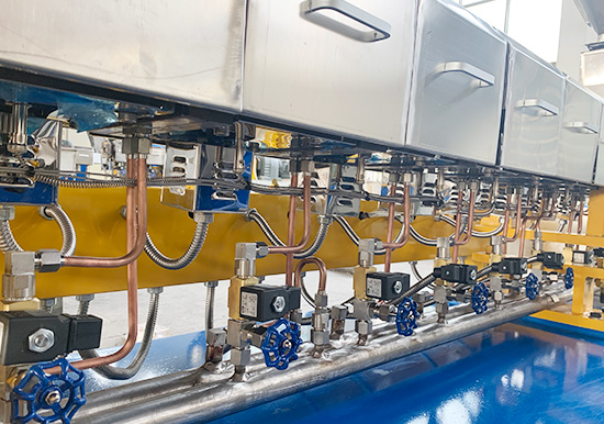 新一代65B型康發JSH標準化全新雙螺桿擠出造粒機組系列、品質控制柜、真空系統等展示！竭誠為您提供質優、高產、高性價比擠出造粒設備，期待您的考察與指導！