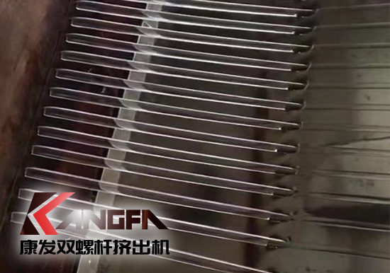 技術創新與發展，專注配混合改性裝備！熔噴料雙螺桿擠出機生產線設備交付,成功縮短交付日期！