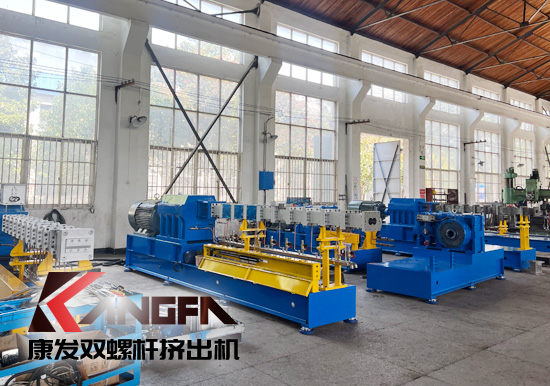 臨近年底，雙螺桿擠出機發貨忙,全力以赴為市場！