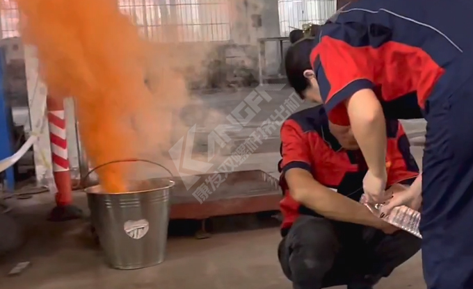 南京康發(fā)雙螺桿擠出機(jī)《火災(zāi)與爆炸事故專項(xiàng)應(yīng)急預(yù)案演練》再次拉開(kāi)帷幕