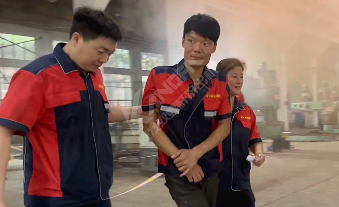 南京康發(fā)雙螺桿擠出機(jī)《火災(zāi)與爆炸事故專項(xiàng)應(yīng)急預(yù)案演練》再次拉開(kāi)帷幕