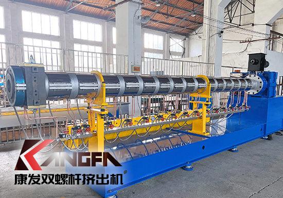 單螺桿擠出機生產廠家、買高品質單螺桿擠出機就來康發橡塑！